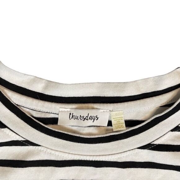 THURSDAYS OVERSIZED BLACK and White Crop Top Size Large - Picture 3 of 6